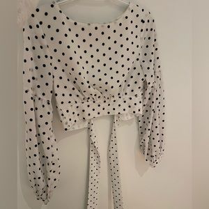 Yasmin Tie Back Crop Top in White & Black